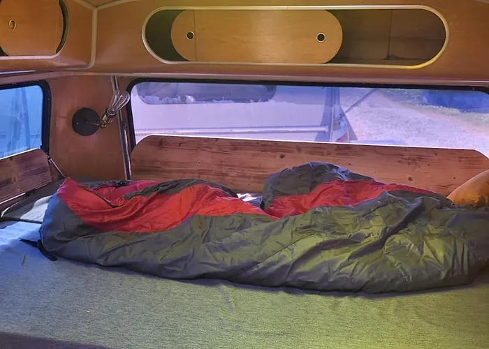Swiss Army Camping Night / Militaerbunker